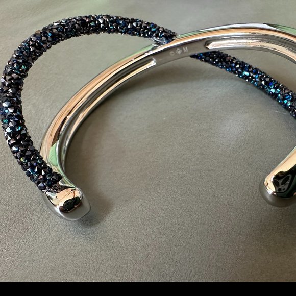 MACY'S CUFF BRACELET SILVER BLUE SPARKLE NEW - Picture 5 of 7